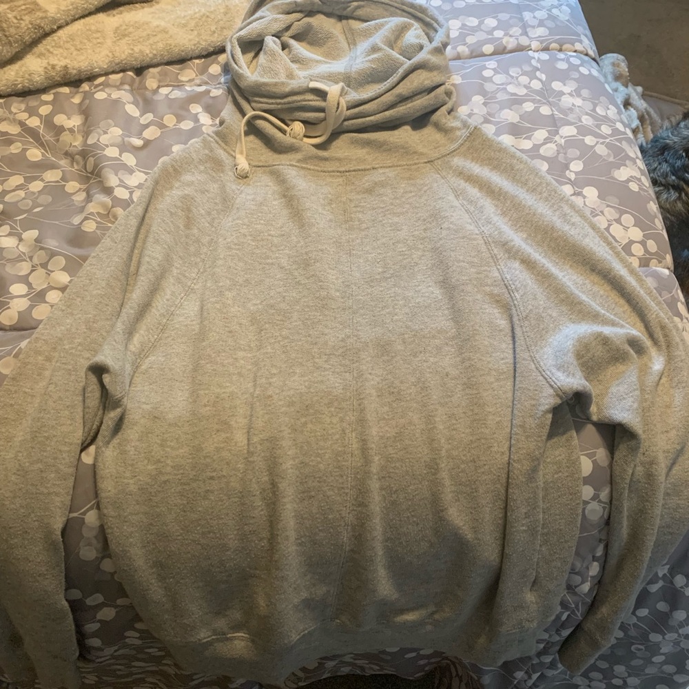 Grey sweatshirt/cowl Derek heart size small